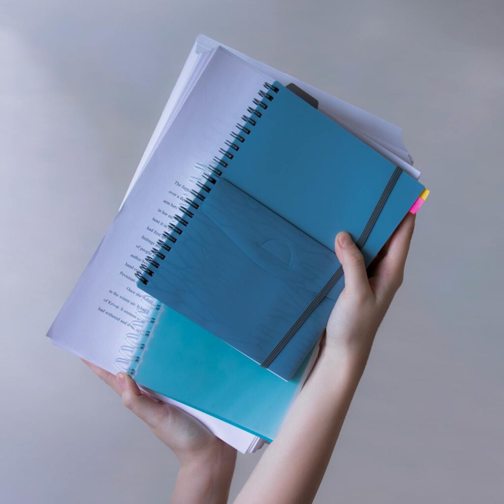 Qué documentos necesitas para becas universitarias 1 pexels photo 8039752